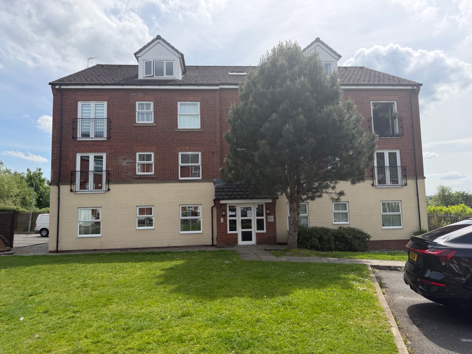 5 River View Court, Bolton, BL2 2GY in 5 River View Court, Bolton, BL2 2GY