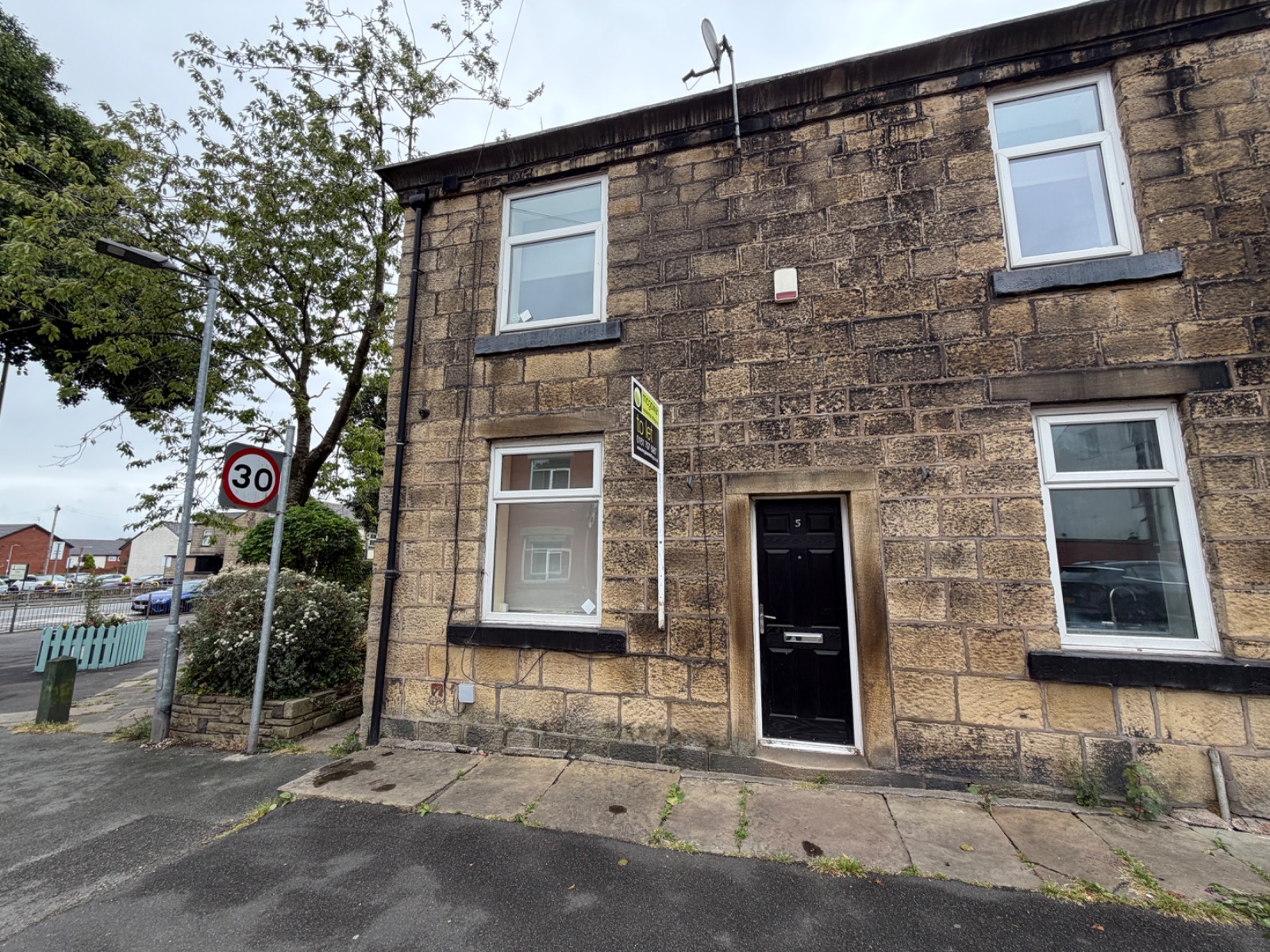 5 Dundee Lane, Ramsbottom, Bury, BL0 9HL in 5 Dundee Lane, Ramsbottom, Bury, BL0 9HL