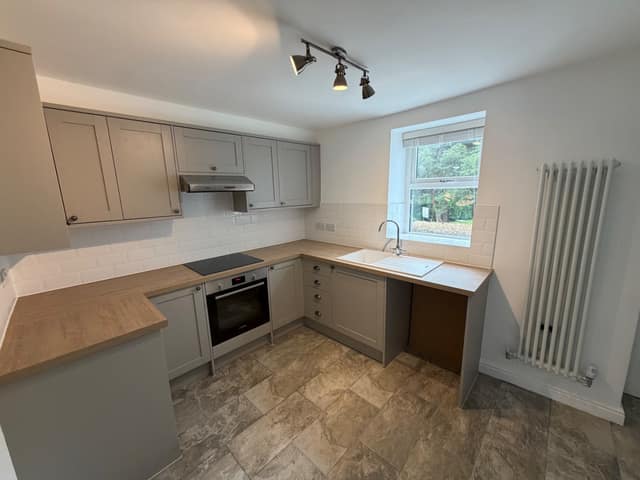 107 Burnley Road, Edenfield, Bury, BL0 0HX — photo 10 of 18
