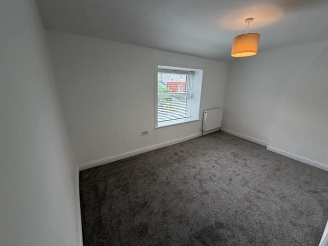 107 Burnley Road, Edenfield, Bury, BL0 0HX — photo 13 of 18